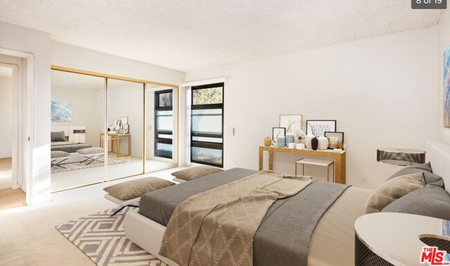 Master Bedroom - 8650 Gulana Ave