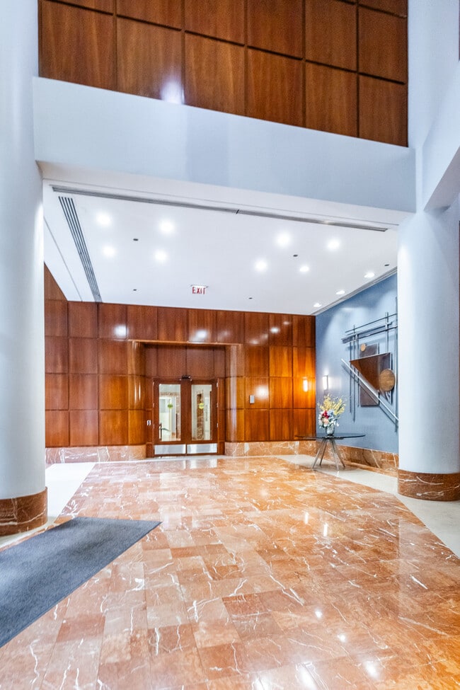 Building Photo - 211 E Ohio St
