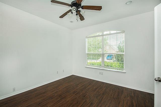 Foto del edificio - 917 Swan Ridge Dr