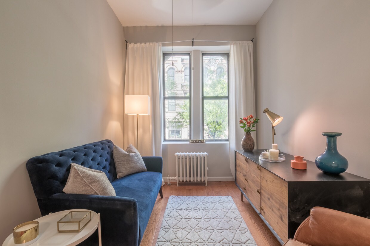 Foto principal - 206 E 7th St