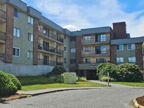 Building Photo - 45598 McIntosh Dr
