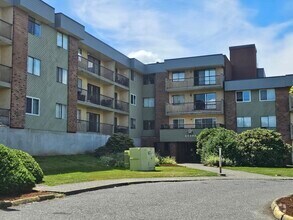 Building Photo - 45598 McIntosh Dr