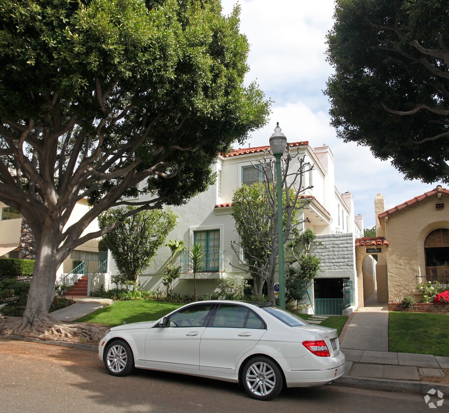 Building Photo - 1121 Princeton St