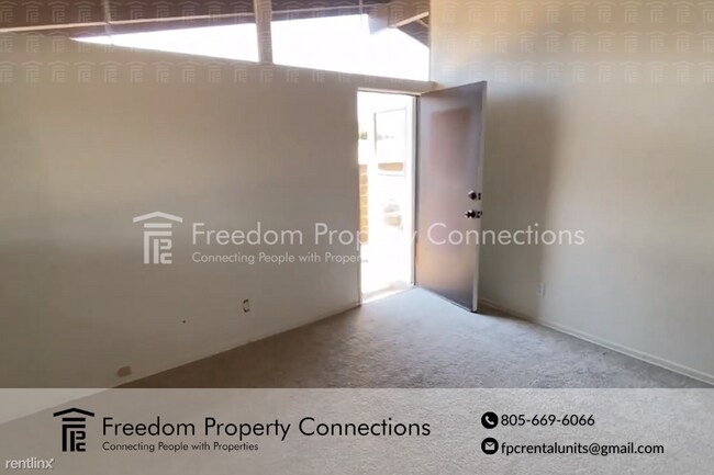 Building Photo - Studio, 1 bath Triplex - 401 North Lupine ...
