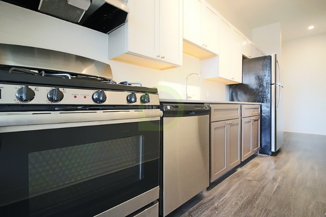 Photo - 824 N Milwaukee Ave Apartment