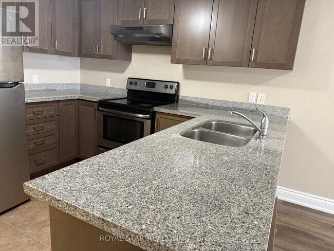 Photo du bâtiment - 64 Frederick Dr