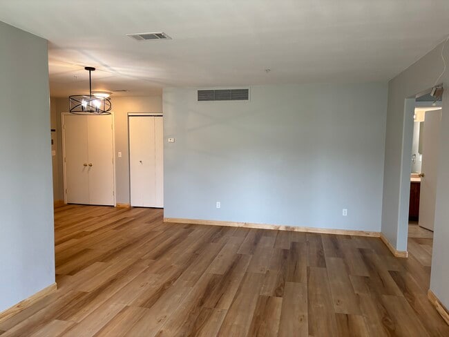 Foto del edificio - 788 Castle Valley Blvd