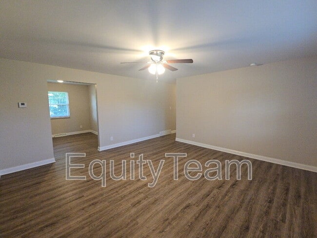 Building Photo - 3521 Mary Ann Dr