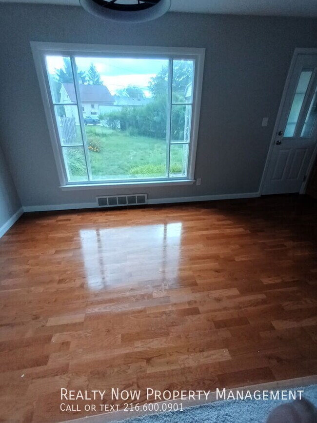 Foto del edificio - 1531 Crestwood Rd