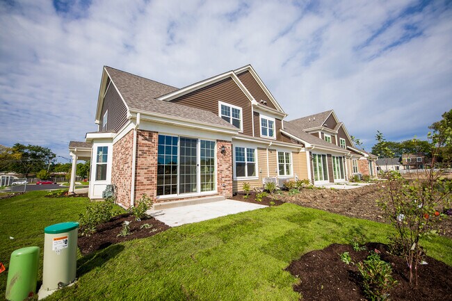 Building Photo - 717 Verandah Dr