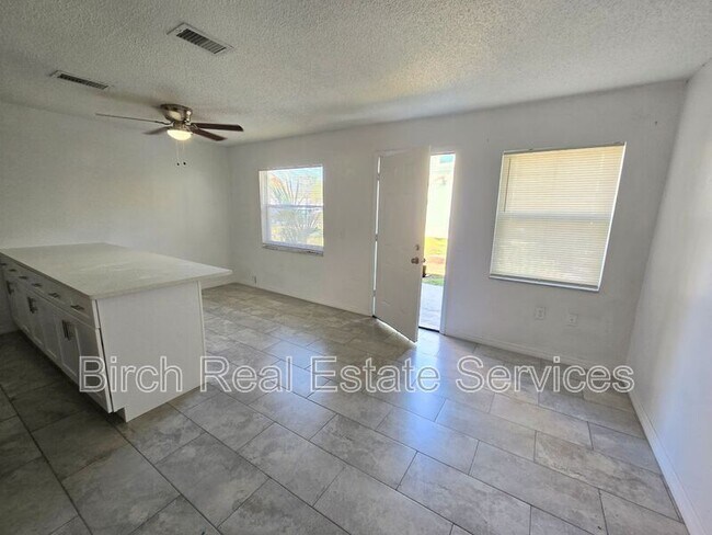 Building Photo - 5344 Cotee River Dr
