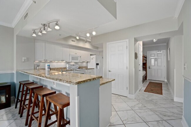 Foto del edificio - 14825C2 Front Beach Rd