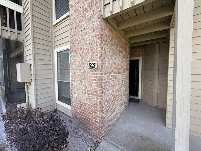 Foto del edificio - Beautiful Ground-Floor 2 Bedroom, 2 Bathro...