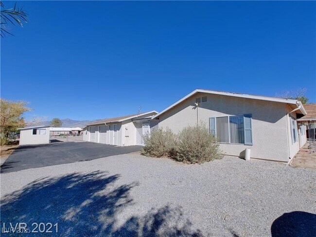 Building Photo - 630 E Simkins Rd