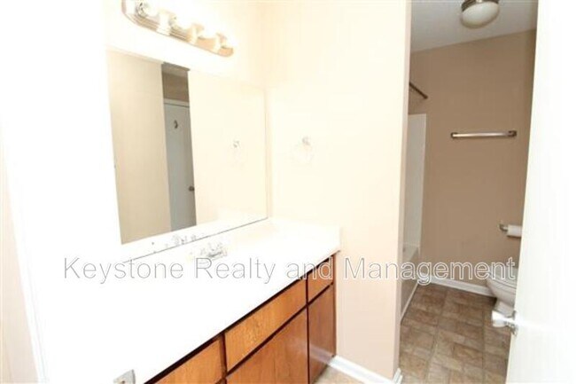 Foto del edificio - 2446-B Caroline Dr