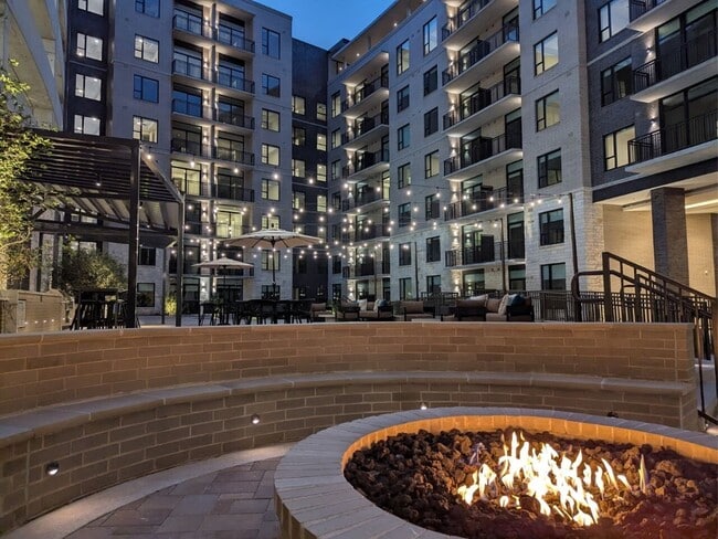 Encore Lakeside