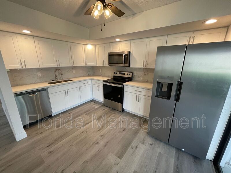 5220 Las Verdes Cir Unit 106, Delray Beach, FL 33484 Condo for Rent in Delray Beach, FL