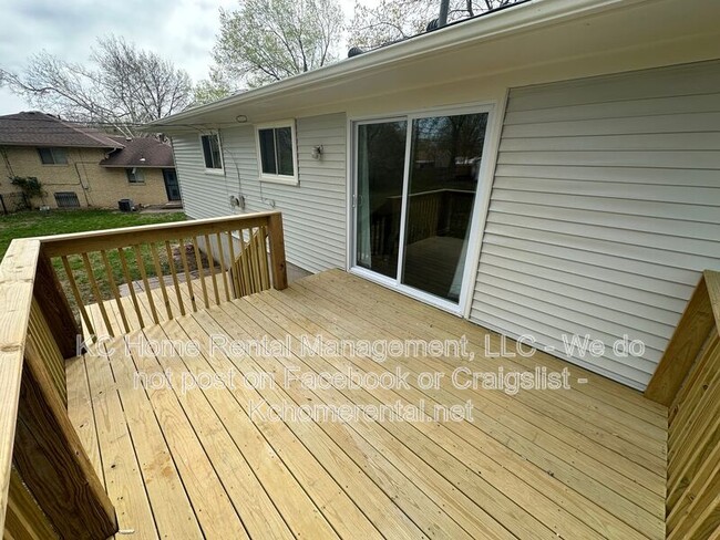 Building Photo - 5012 Powell Ave