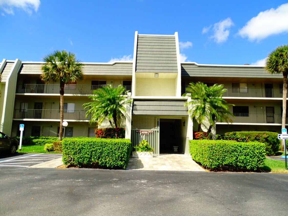 4090 Tivoli Ct Unit 304, Greenacres, FL 33467 Condo for Rent in