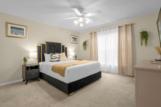 Building Photo - 8067 White Crane Ct