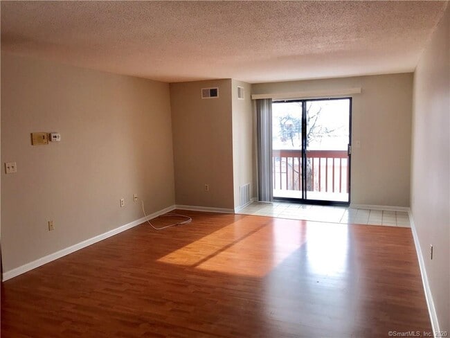 Building Photo - 2418 Harbor View Dr