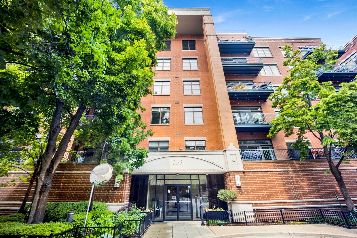 Foto principal - 333 N Jefferson St