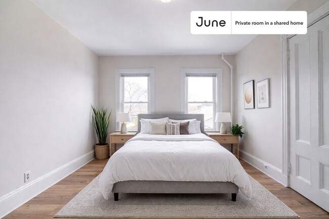 Building Photo - Room in Shared 3 bed/1 bath home