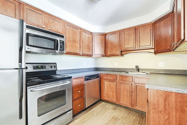 Interior Photo - Royal Crest Warwick