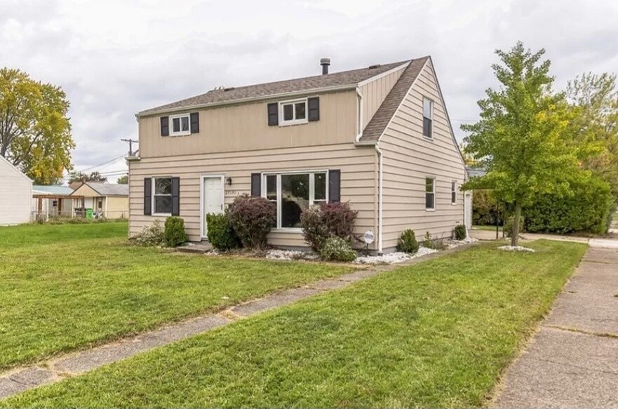 Foto principal - 27191 Shirley Ave