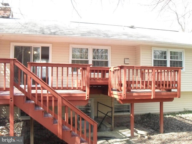 Building Photo - 8703 Bradgate Rd