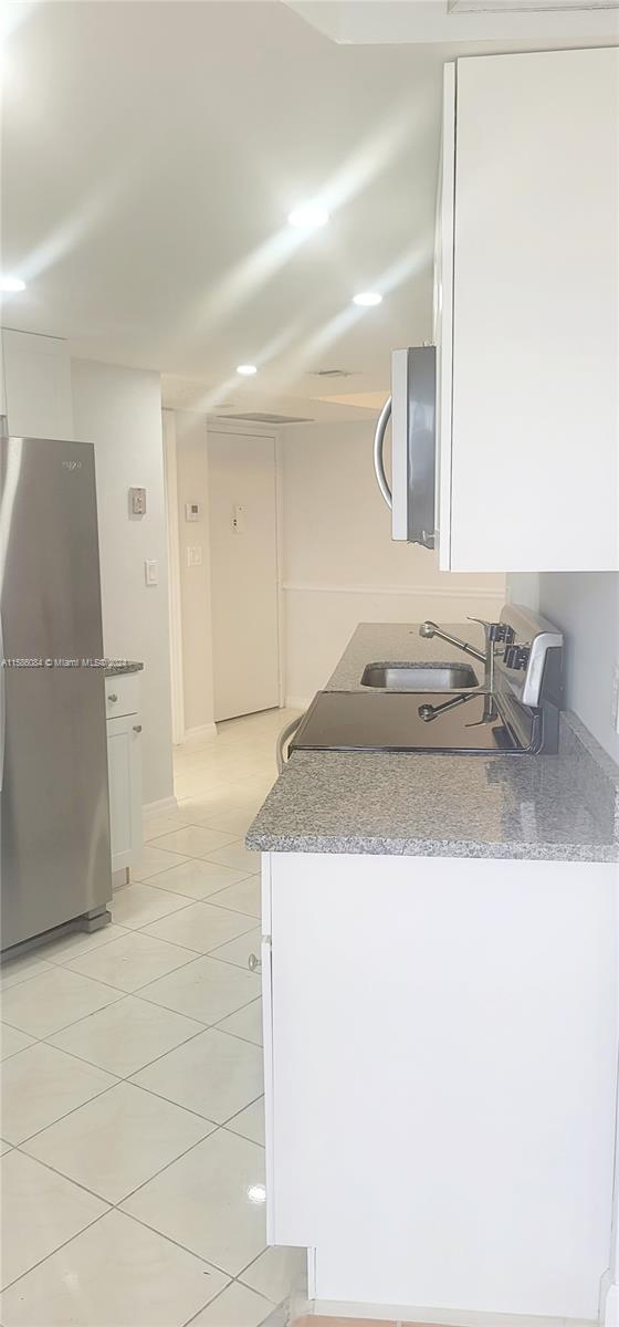 Building Photo - 6921 Environ Blvd