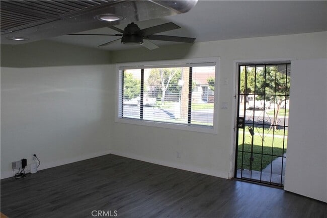 Building Photo - 11215 Dalwood Ave