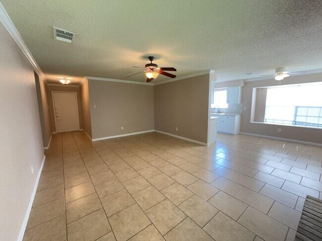 Building Photo - 1403 Wroxton Way