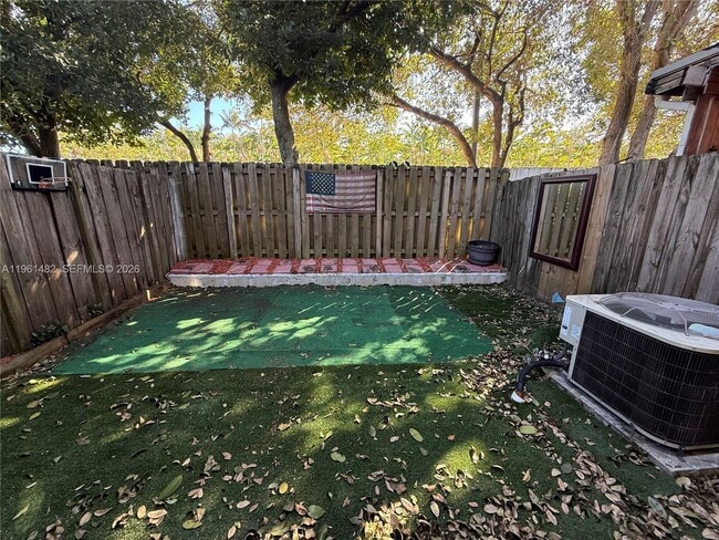 Building Photo - 4282 NE 9th St