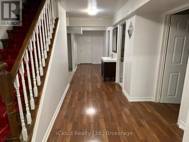 Photo du bâtiment - 271 Ryerson Crescent