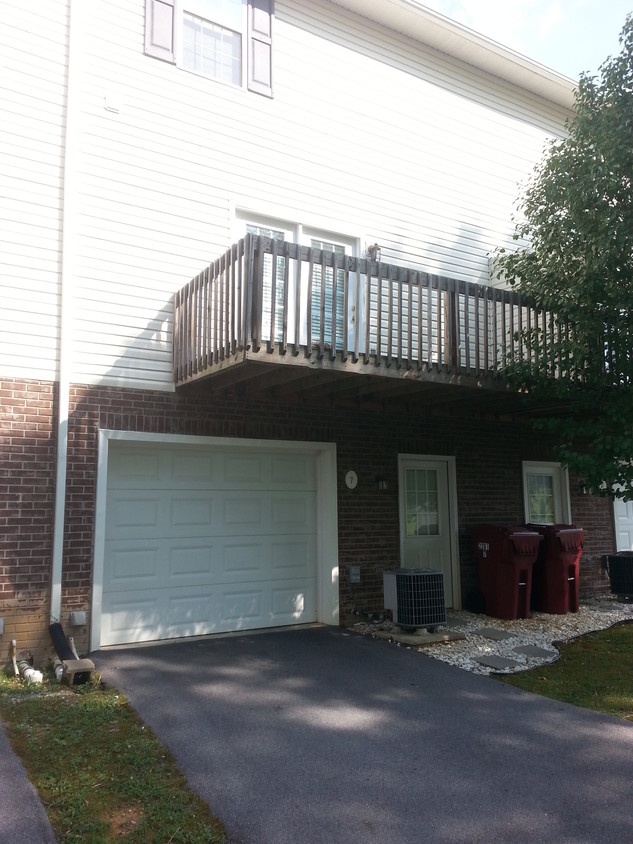 Foto principal - 2201 Cherokee Rd