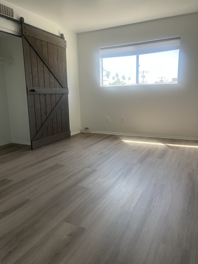 Building Photo - 14746 Delano St