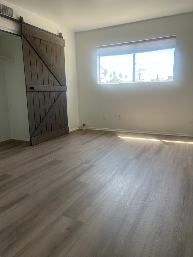 Foto del edificio - 14746 Delano St