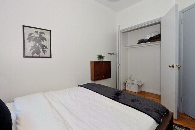 Foto del edificio - 338 W 36th St.