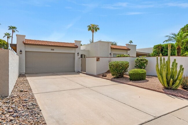 Building Photo - 4 br, 2 bath House - 7131 N Via de Amigos