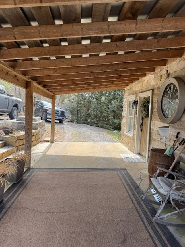 Building Photo - Renovated Log Cabin
