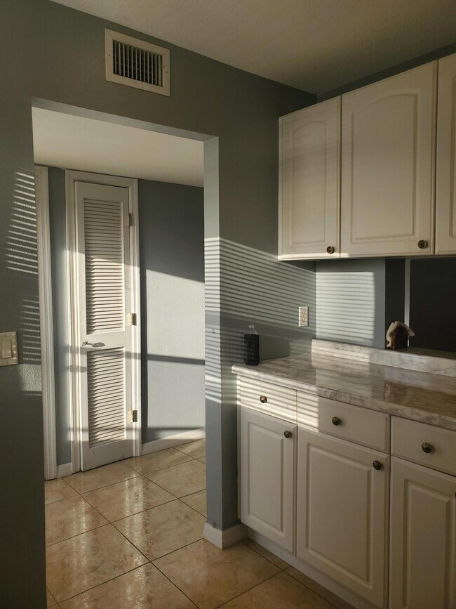 Foto del edificio - 130 NE 26th Ave