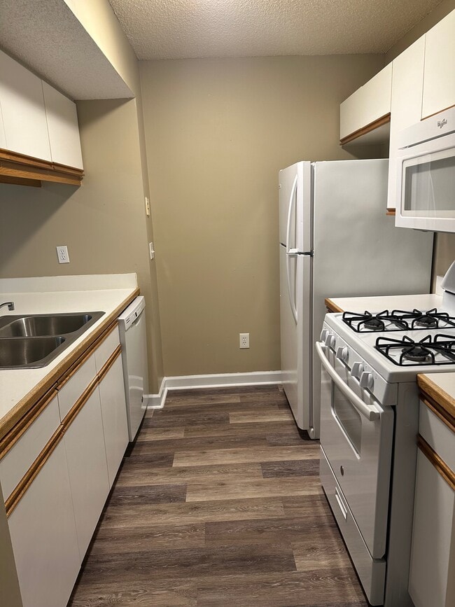 Building Photo - 1996 Camino Ln