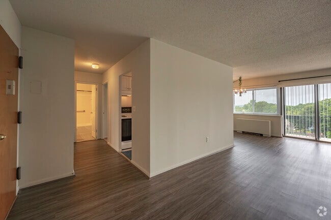 1BD, 1BA Balcony - 860SF - Victoria Towers - Living Room - Victoria Towers