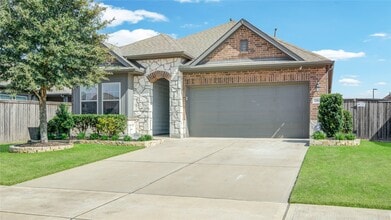 Building Photo - 2815 Torrey Pines Dr