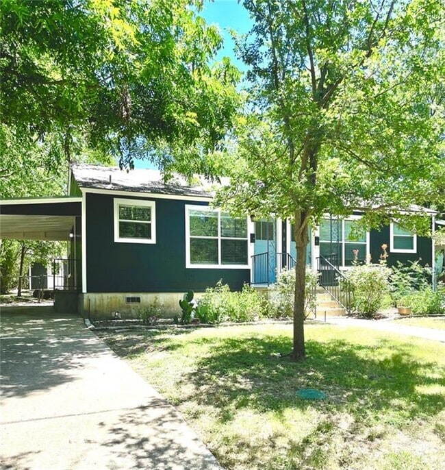 Building Photo - 1403 Hillside Ave