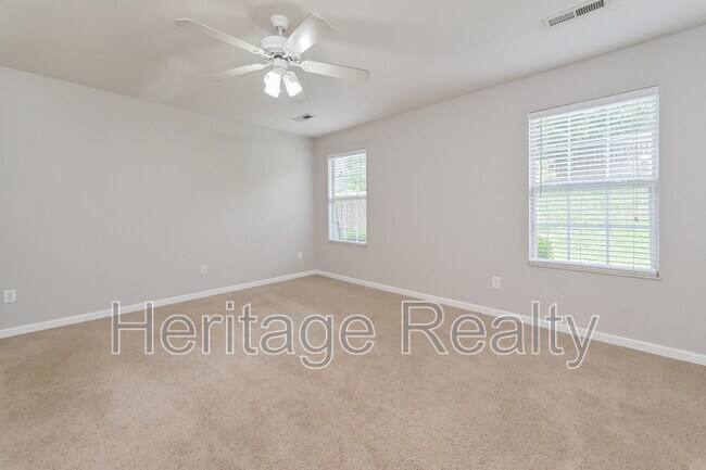 Foto del edificio - 5425 Crooked Pine Ln