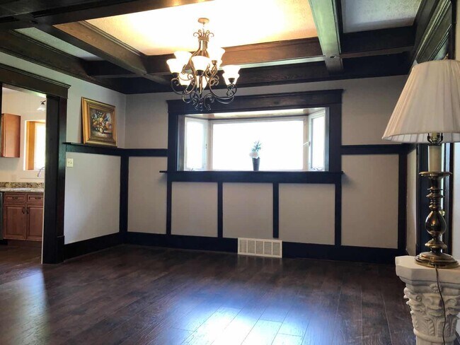 Foto del edificio - 823 Bloomfield Ave