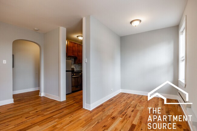 Foto del edificio - 4546 N Damen Ave