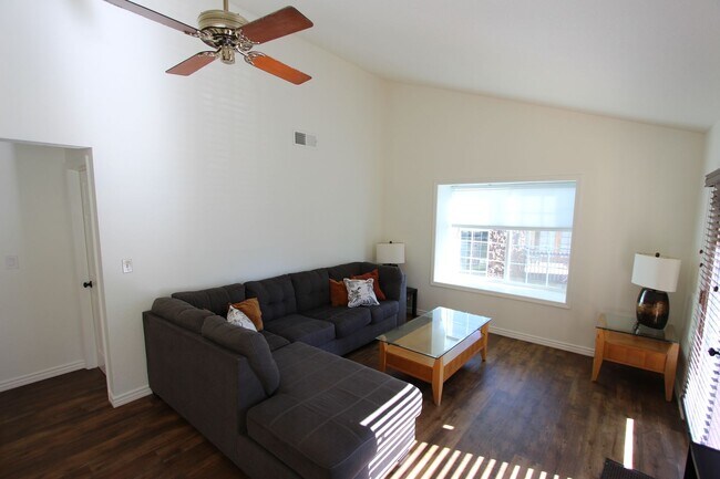 Foto del edificio - Short-Term Furnished Rental | Mountain Views + $500 Move-In Special
